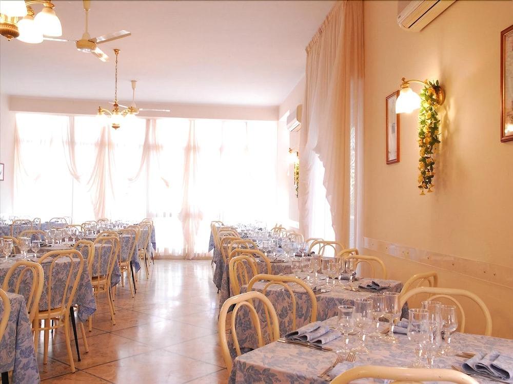 Hotel Veliero Rimini Exterior foto